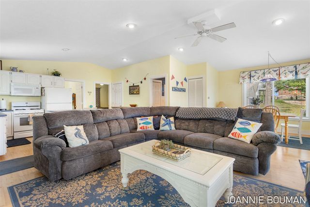 8286 W Pine Grove Beach Drive, Baldwin, MI 49304