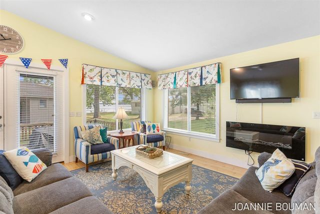 8286 W Pine Grove Beach Drive, Baldwin, MI 49304