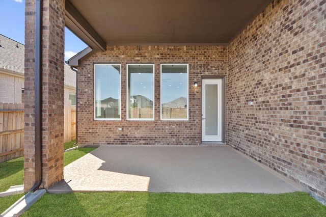 446 Hillview Nature Drive, New Caney, TX 77357