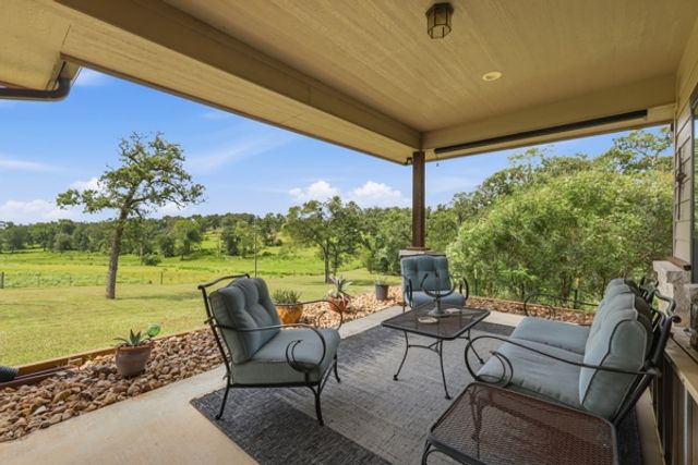 3104 Stonewood Drive, Franklin, TX 77856