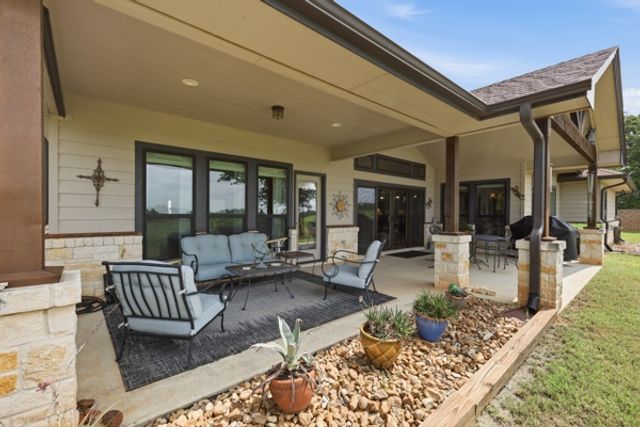 3104 Stonewood Drive, Franklin, TX 77856