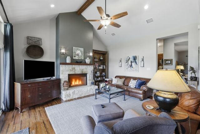 3104 Stonewood Drive, Franklin, TX 77856