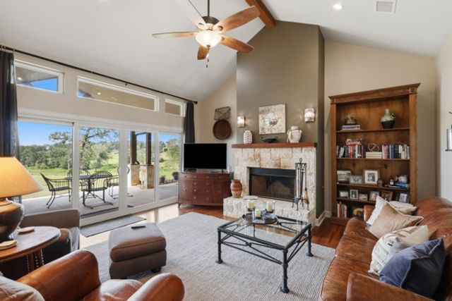 3104 Stonewood Drive, Franklin, TX 77856