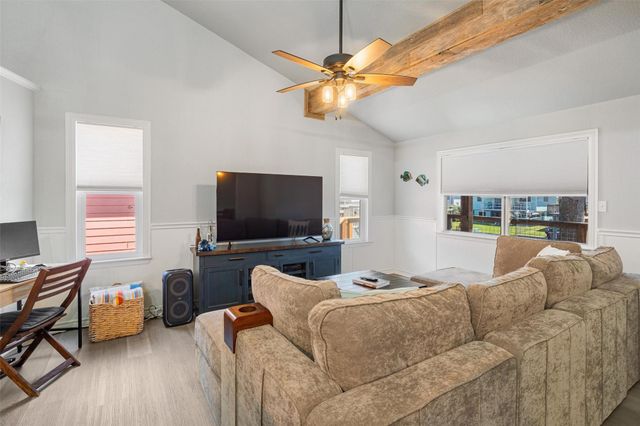 673 Warsaw Street, Bayou Vista, TX 77563