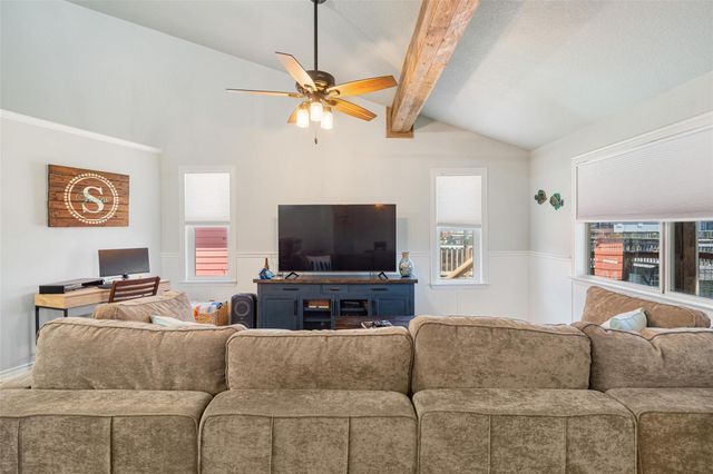 673 Warsaw Street, Bayou Vista, TX 77563