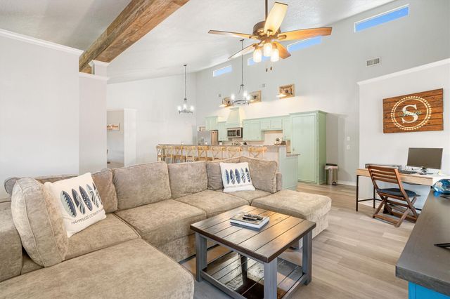 673 Warsaw Street, Bayou Vista, TX 77563