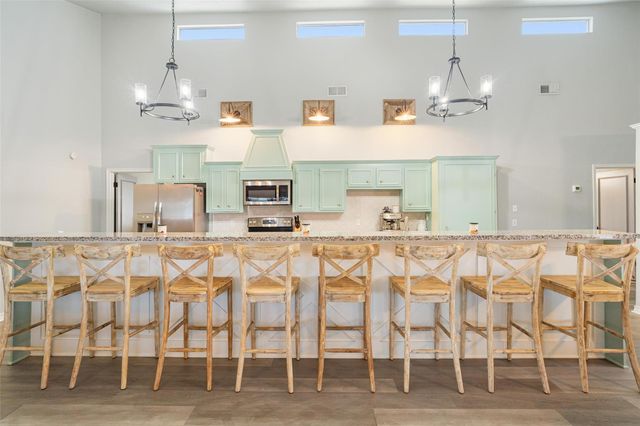 673 Warsaw Street, Bayou Vista, TX 77563