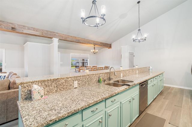 673 Warsaw Street, Bayou Vista, TX 77563