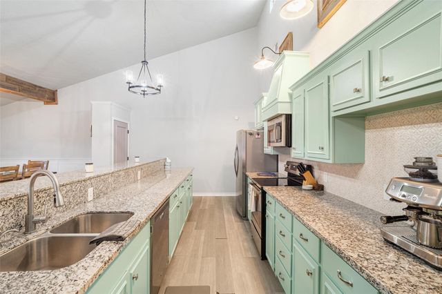 673 Warsaw Street, Bayou Vista, TX 77563