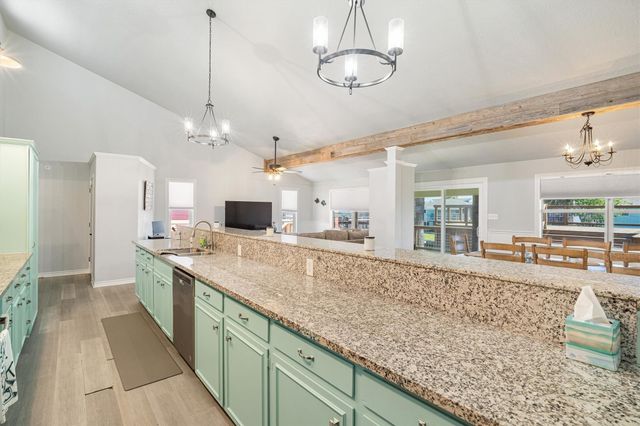 673 Warsaw Street, Bayou Vista, TX 77563