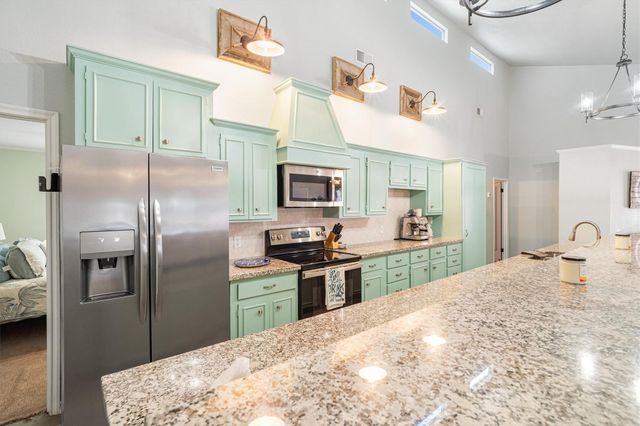 673 Warsaw Street, Bayou Vista, TX 77563