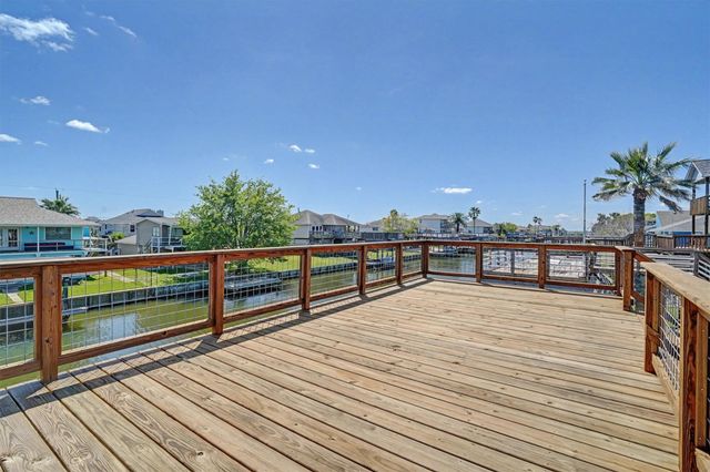 673 Warsaw Street, Bayou Vista, TX 77563