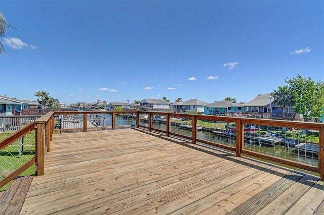 673 Warsaw Street, Bayou Vista, TX 77563