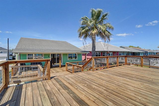 673 Warsaw Street, Bayou Vista, TX 77563