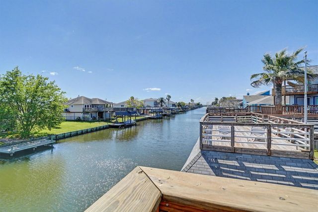 673 Warsaw Street, Bayou Vista, TX 77563