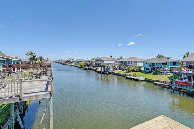 673 Warsaw Street, Bayou Vista, TX 77563