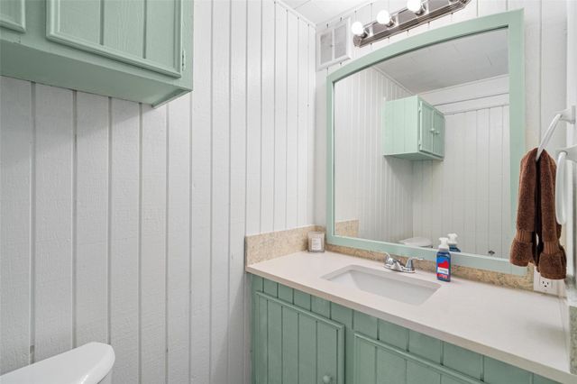 673 Warsaw Street, Bayou Vista, TX 77563