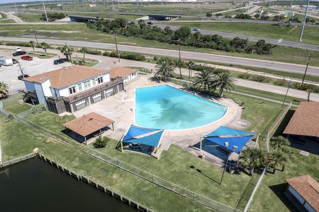 673 Warsaw Street, Bayou Vista, TX 77563