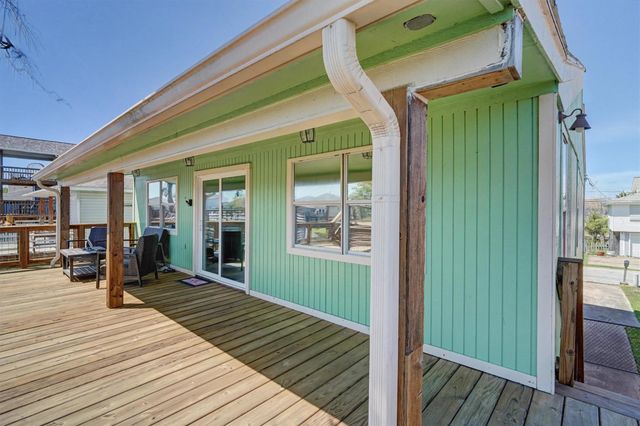 673 Warsaw Street, Bayou Vista, TX 77563