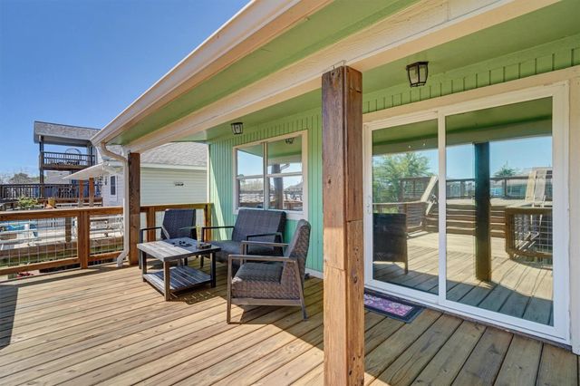 673 Warsaw Street, Bayou Vista, TX 77563