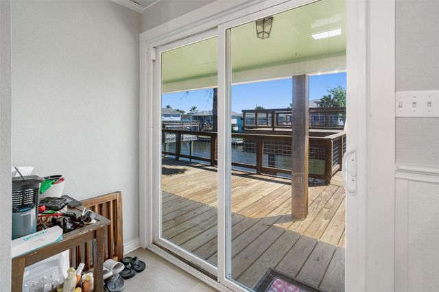 673 Warsaw Street, Bayou Vista, TX 77563