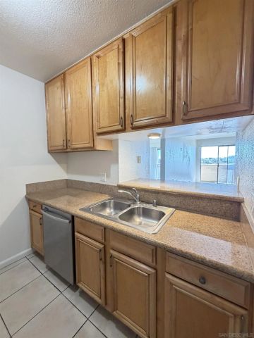 4041 Oakcrest Dr 408, San Diego, CA 92105