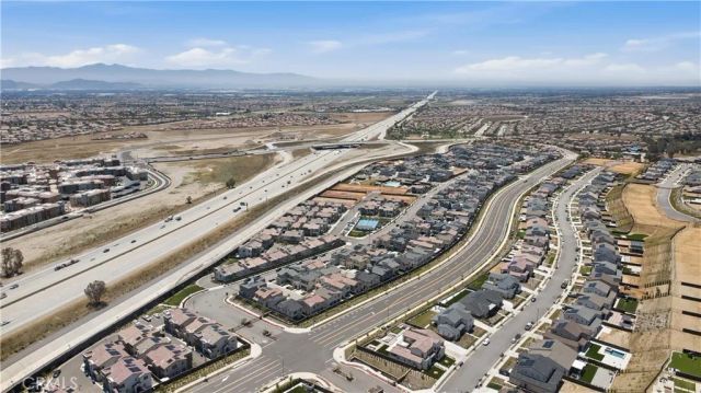 15964 Caterpillar, Fontana, CA 92336