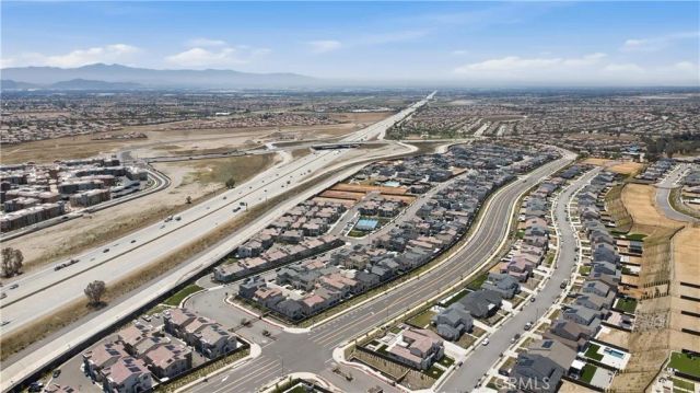15964 Caterpillar, Fontana, CA 92336