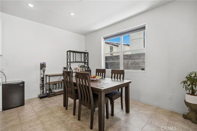 15964 Caterpillar, Fontana, CA 92336