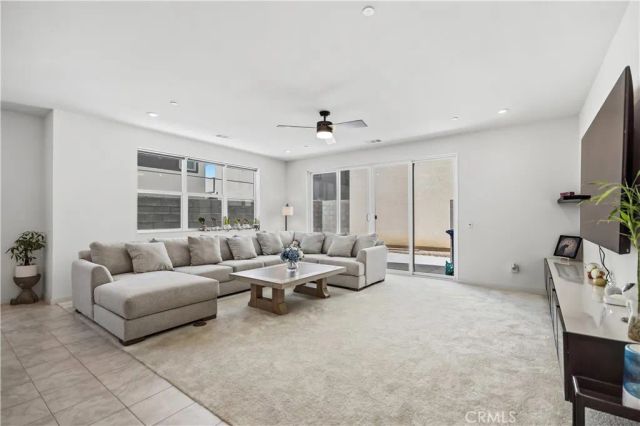 15964 Caterpillar, Fontana, CA 92336