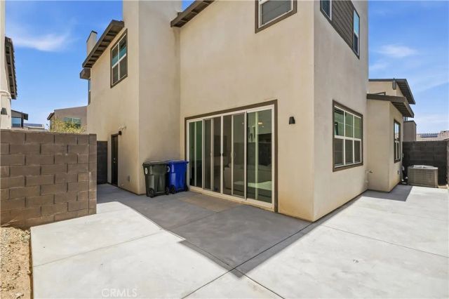 15964 Caterpillar, Fontana, CA 92336