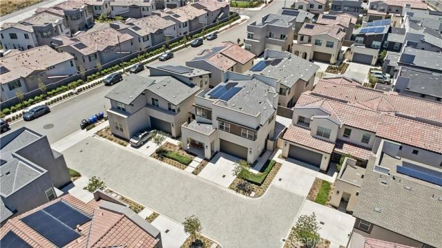 15964 Caterpillar, Fontana, CA 92336