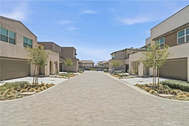15964 Caterpillar, Fontana, CA 92336