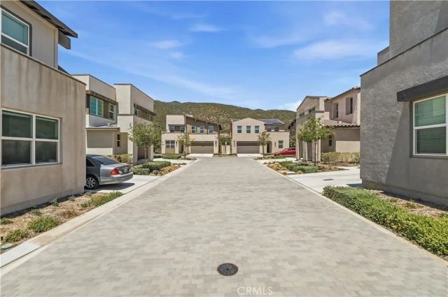 15964 Caterpillar, Fontana, CA 92336