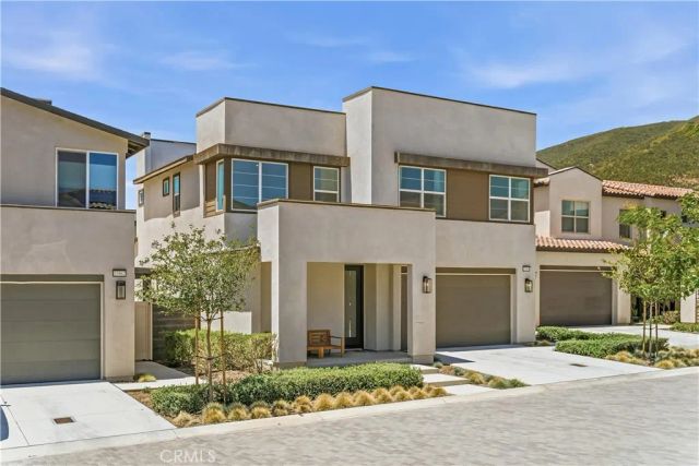 15964 Caterpillar, Fontana, CA 92336