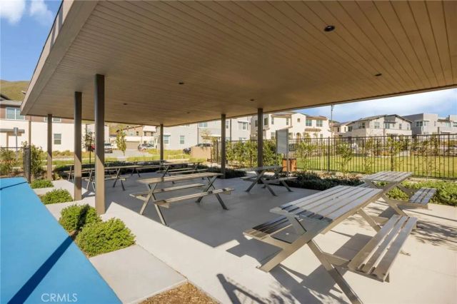 15964 Caterpillar, Fontana, CA 92336