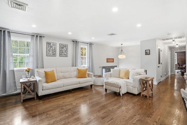 15 Hemlock Dr, Norwell, MA 02061