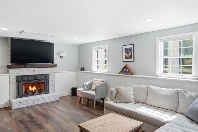 15 Hemlock Dr, Norwell, MA 02061