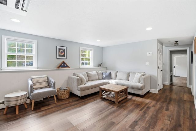 15 Hemlock Dr, Norwell, MA 02061