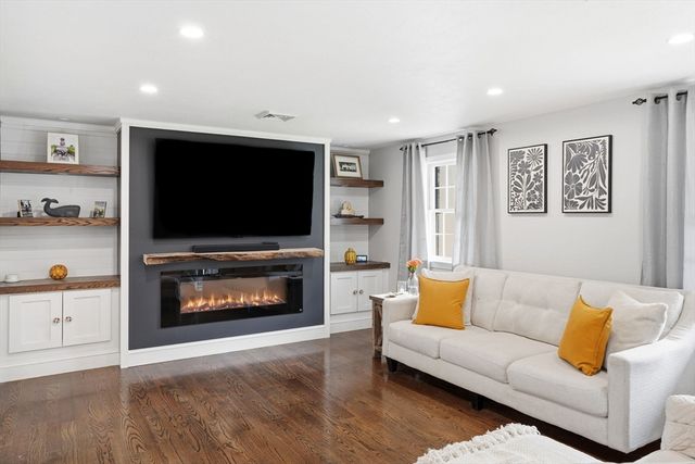 15 Hemlock Dr, Norwell, MA 02061