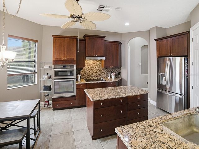 38701 OAK PLACE COURT, Lady Lake, FL 32159