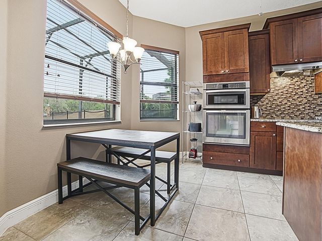 38701 OAK PLACE COURT, Lady Lake, FL 32159