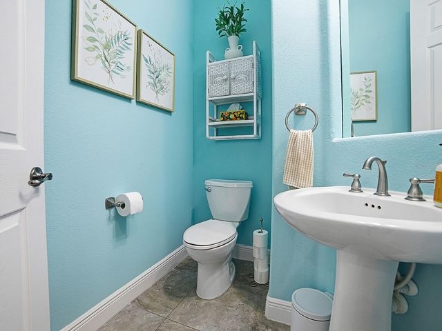 38701 OAK PLACE COURT, Lady Lake, FL 32159