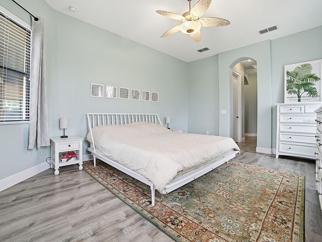 38701 OAK PLACE COURT, Lady Lake, FL 32159