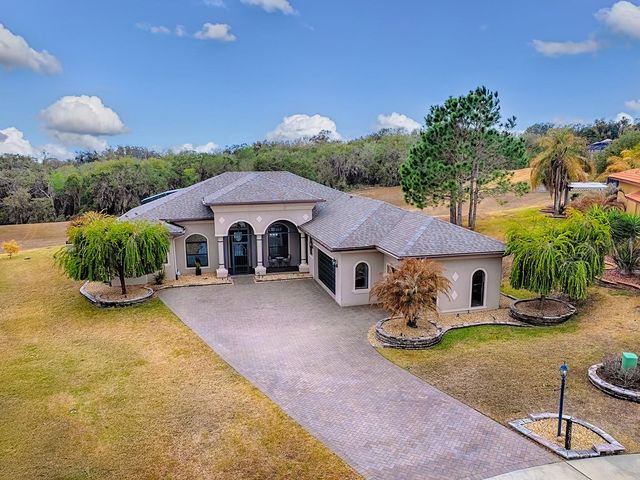 38701 OAK PLACE COURT, Lady Lake, FL 32159