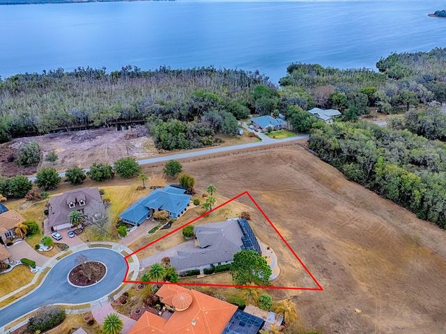 38701 OAK PLACE COURT, Lady Lake, FL 32159