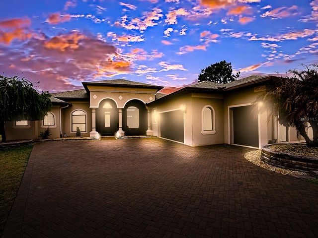 38701 OAK PLACE COURT, Lady Lake, FL 32159