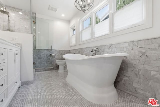 5516 Bluebell Avenue, Valley Village, CA 91607