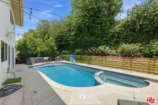 5516 Bluebell Avenue, Valley Village, CA 91607