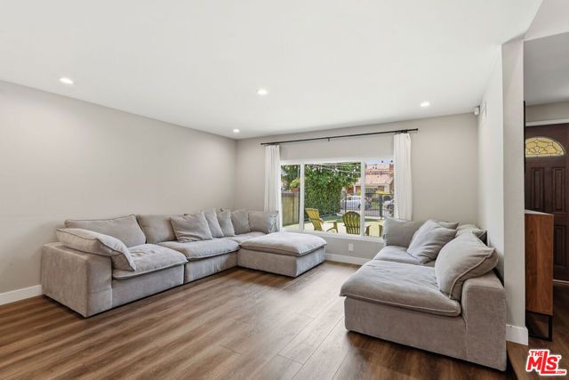 5516 Bluebell Avenue, Valley Village, CA 91607